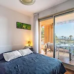 Les Regates-1 By Interhome 아파트 히에레